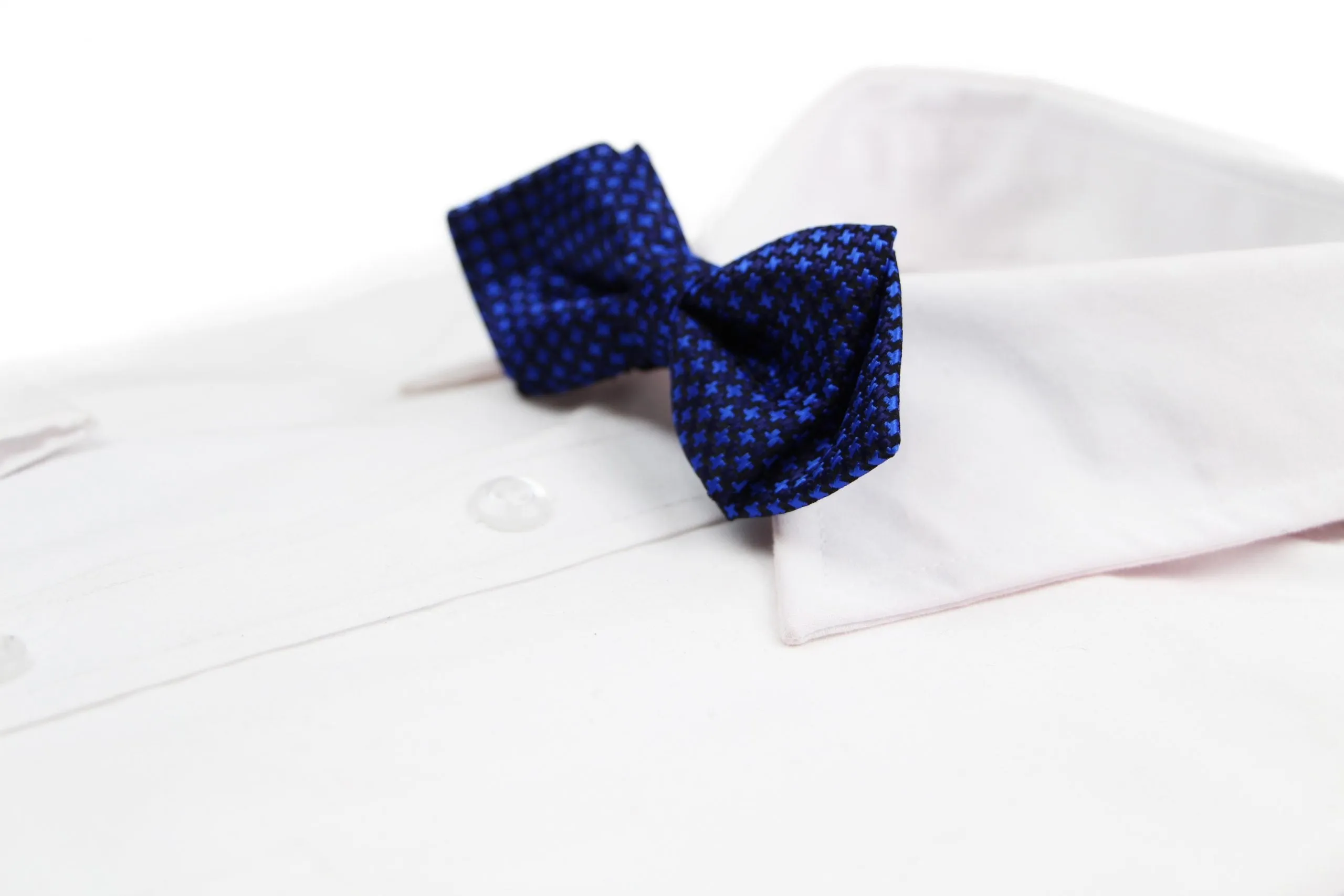 Boys Diamond Navy & Blue Crosses Patterned Cotton Bow Tie