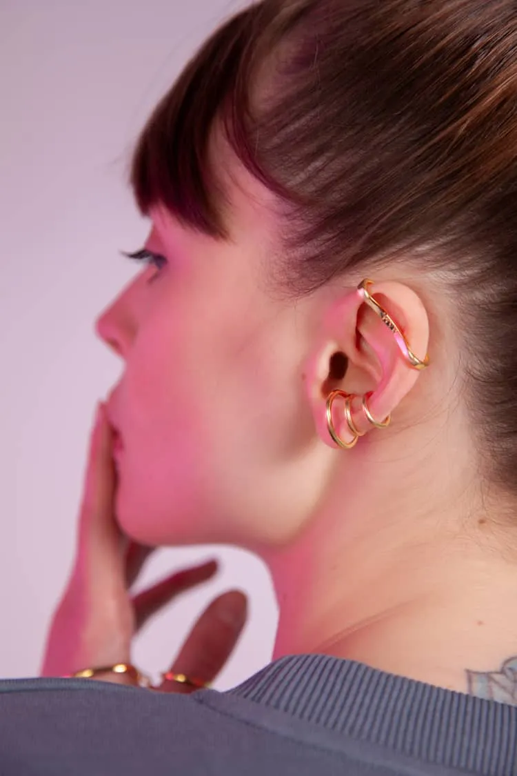 Cartilage ear-cuff in gold