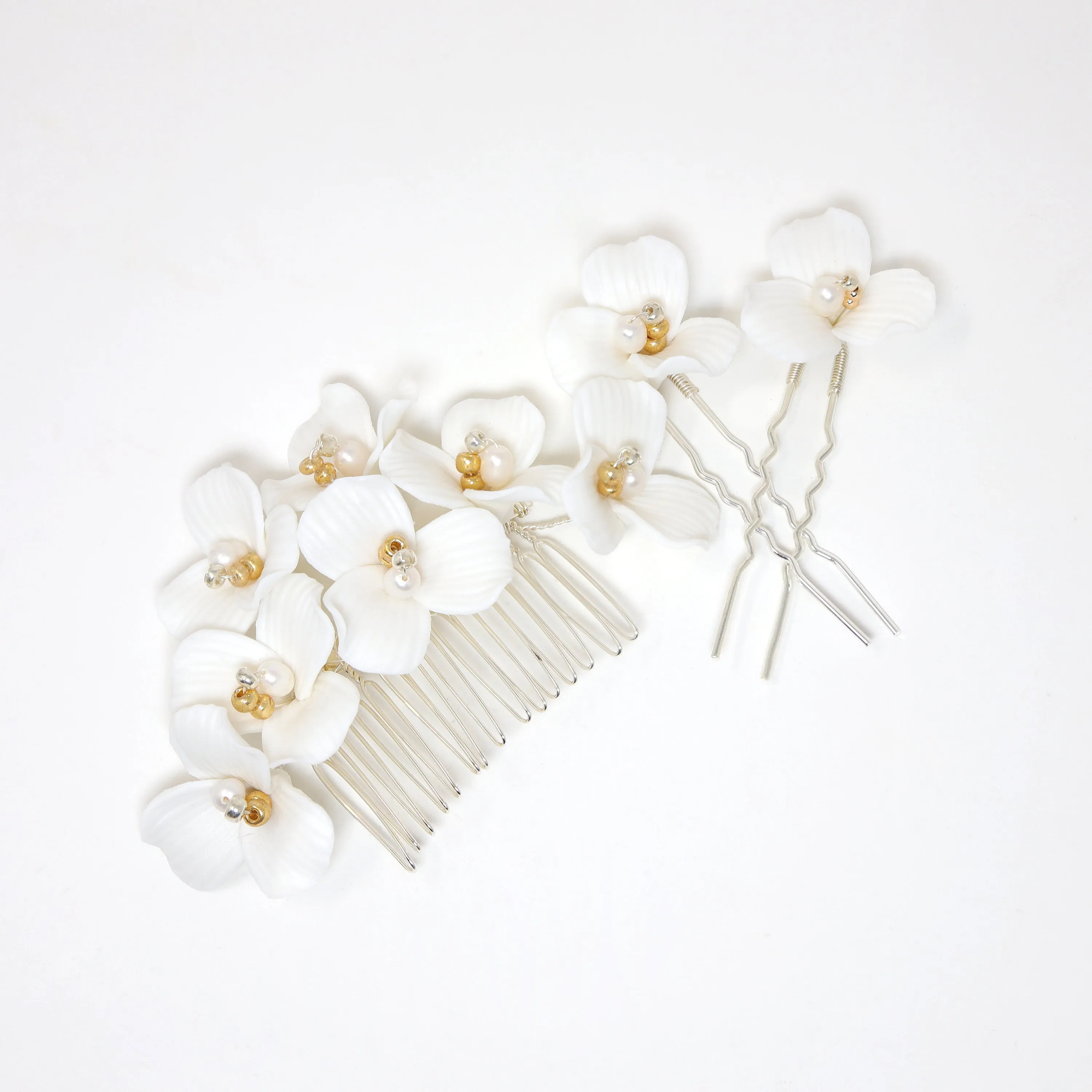 Ceramic White Flowers Freshwater Pearl Gold Hair comb And Hair Pins Set, Bridal Hair piece, Bridal Hair Accessories, Wedding Hair Accessory.