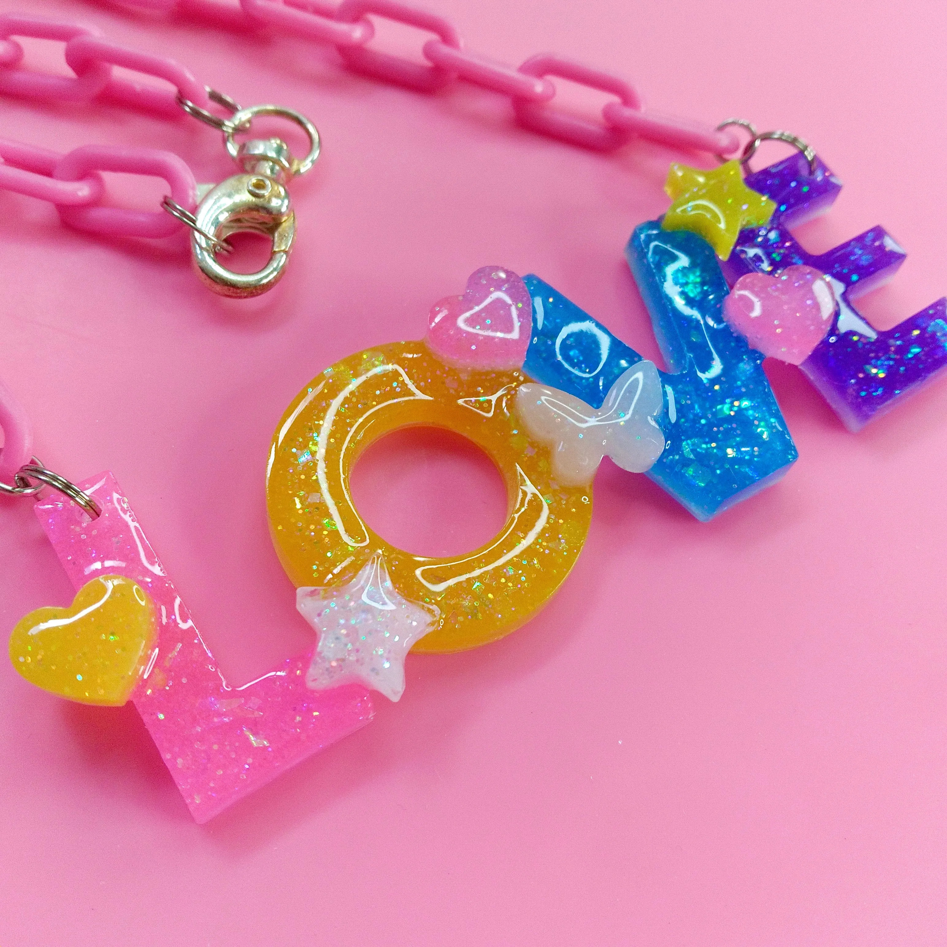 COLORFUL LOVE NECKLACE - CHUNKY PINK CHAIN