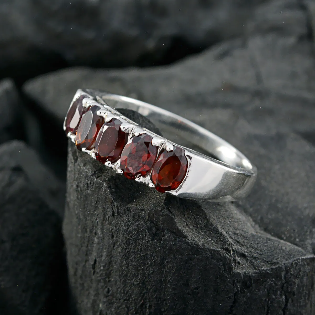 Elegant Gem Garnet 925 Sterling Silver Ring Cremation Jewelry For Ashes