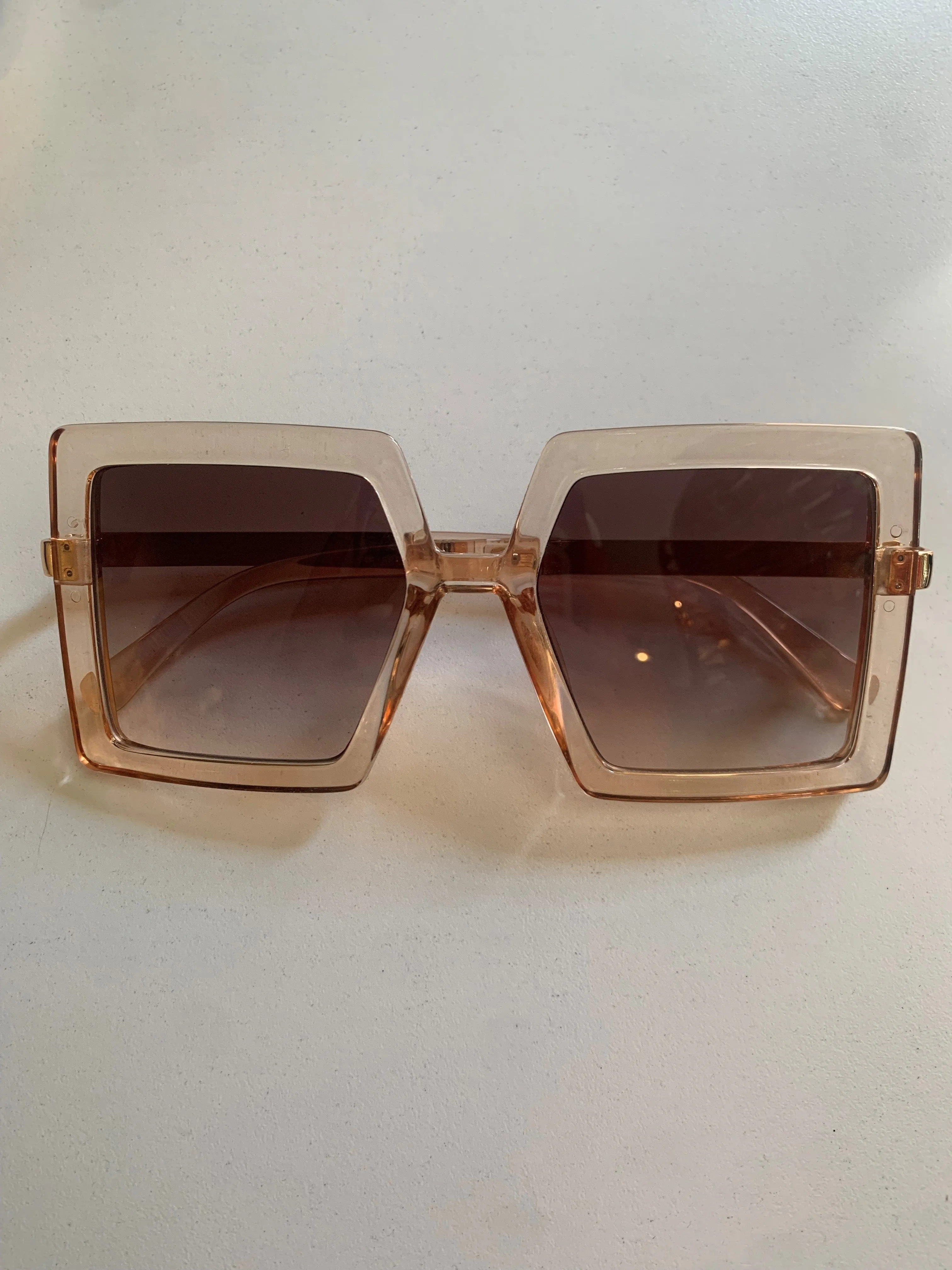 Genesis Square 70s vibe sunnies