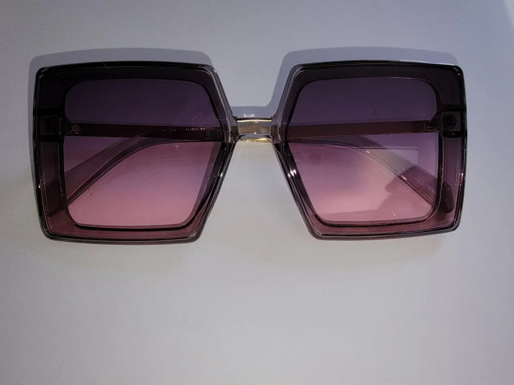 Genesis Square 70s vibe sunnies