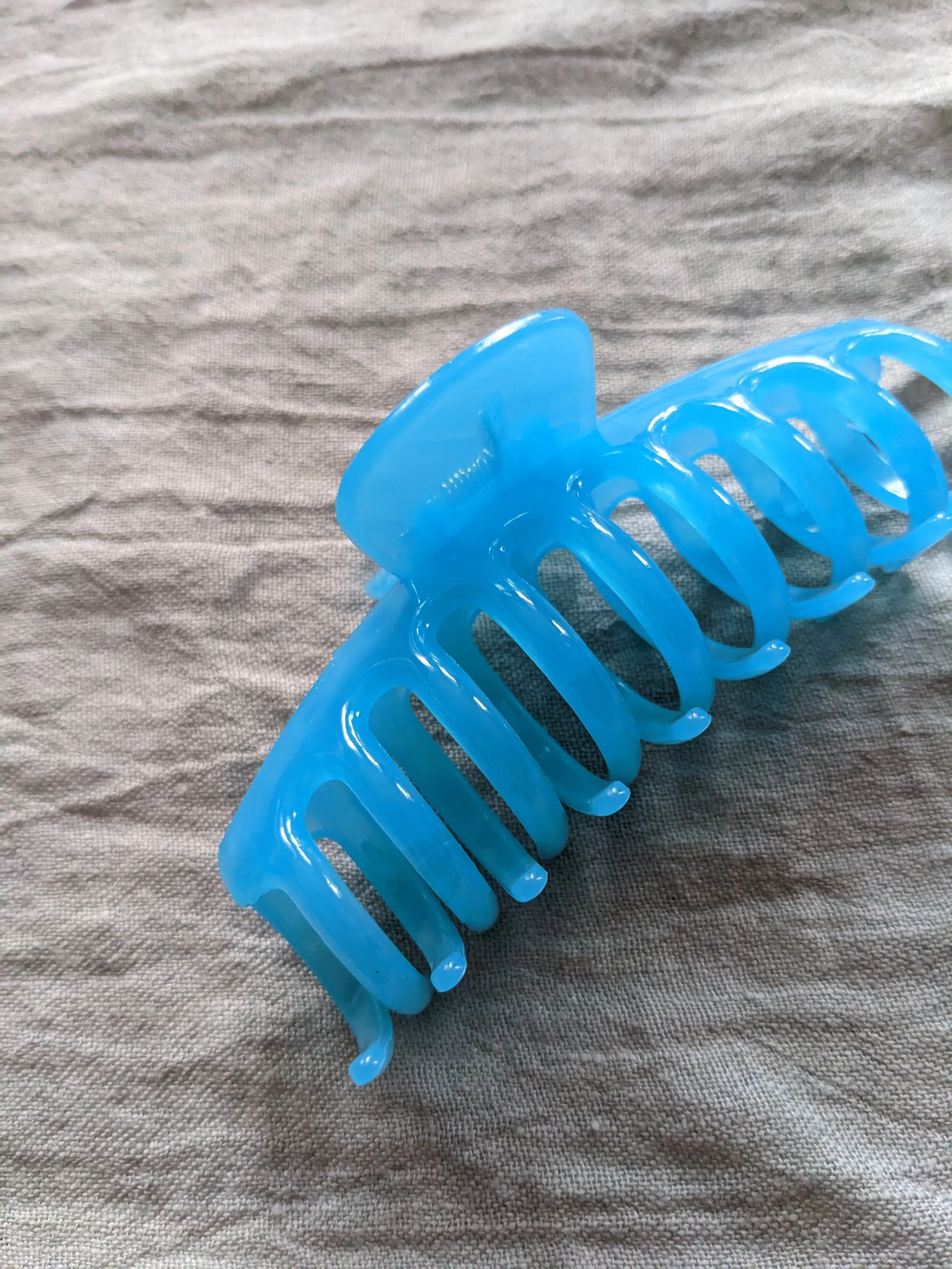 Matte Light Blue Transparent Medium Claw Clip