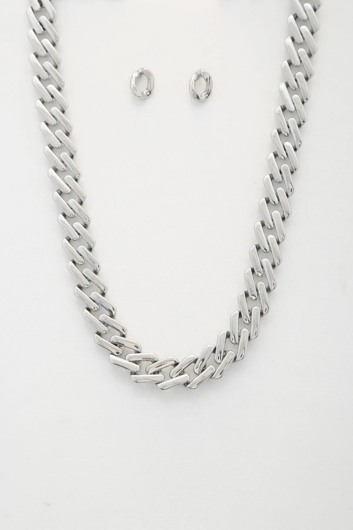 Rectangle Link Metal Necklace