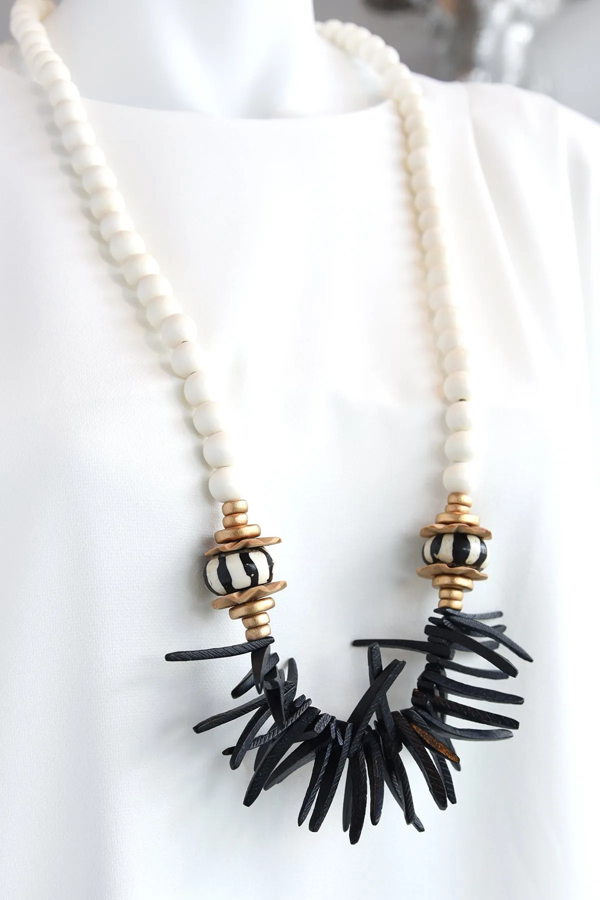 THE MADISON NECKLACE -WHITE